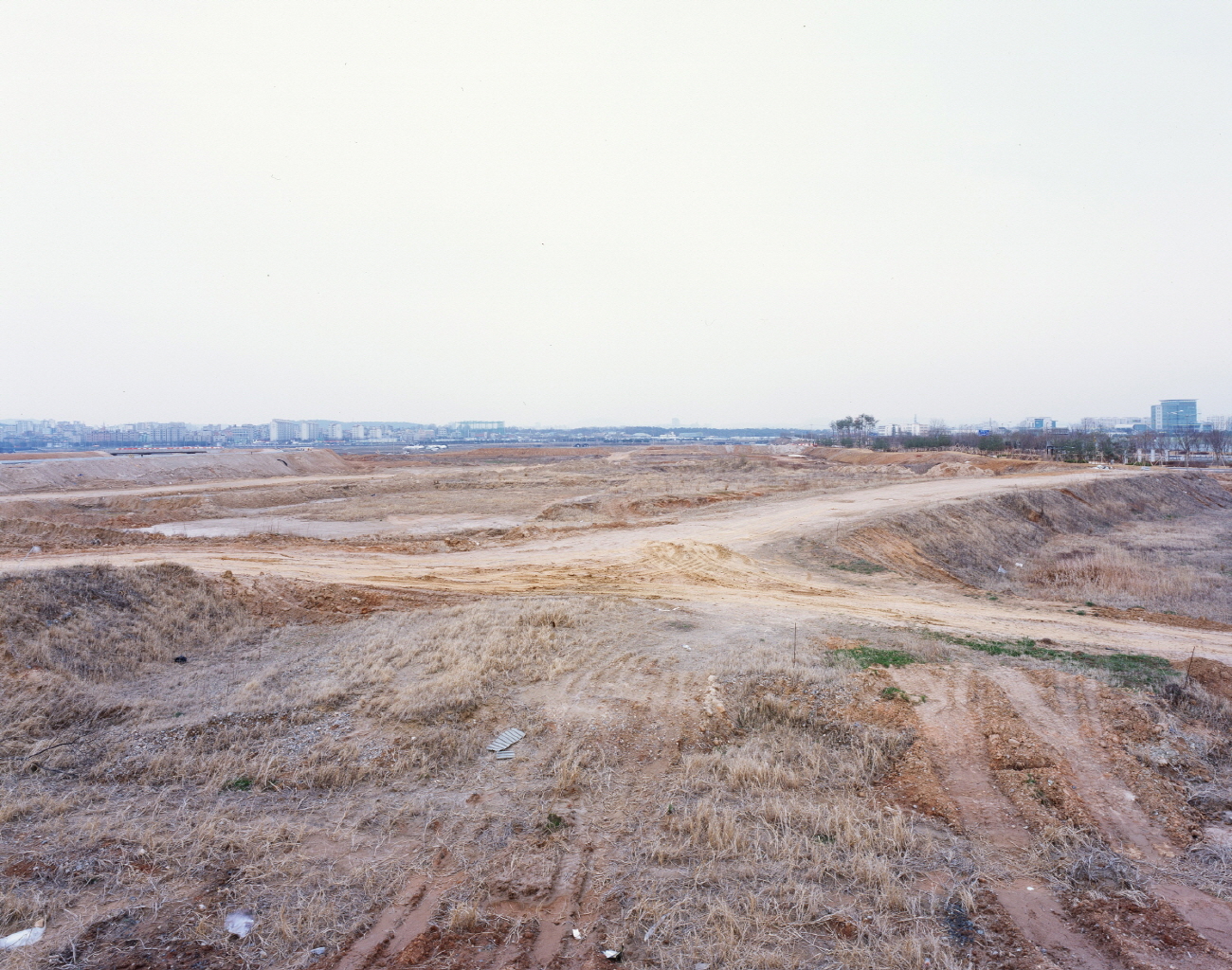 The land-H5