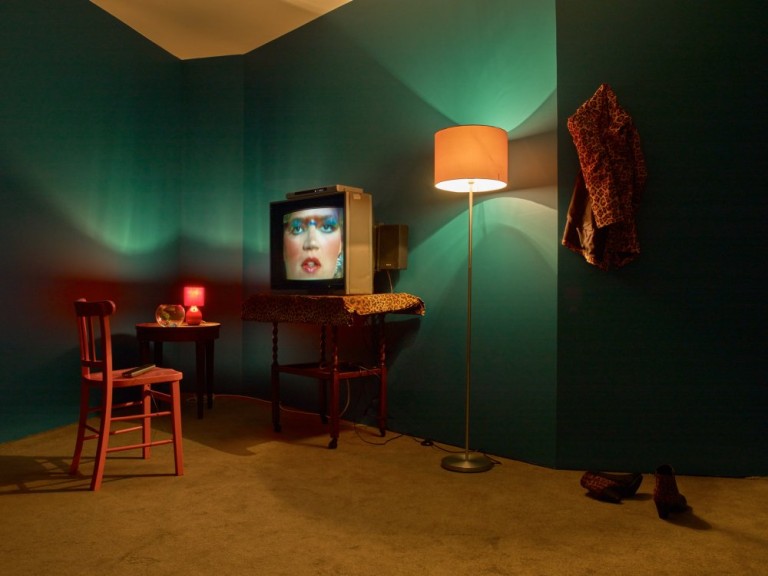 〈로나〉, 1979-1984